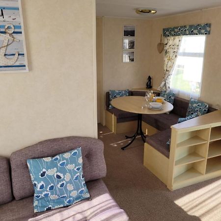 341 Family Caravan At Marine Holiday Park, Sleeps 6 Hotel Рил Екстериор снимка