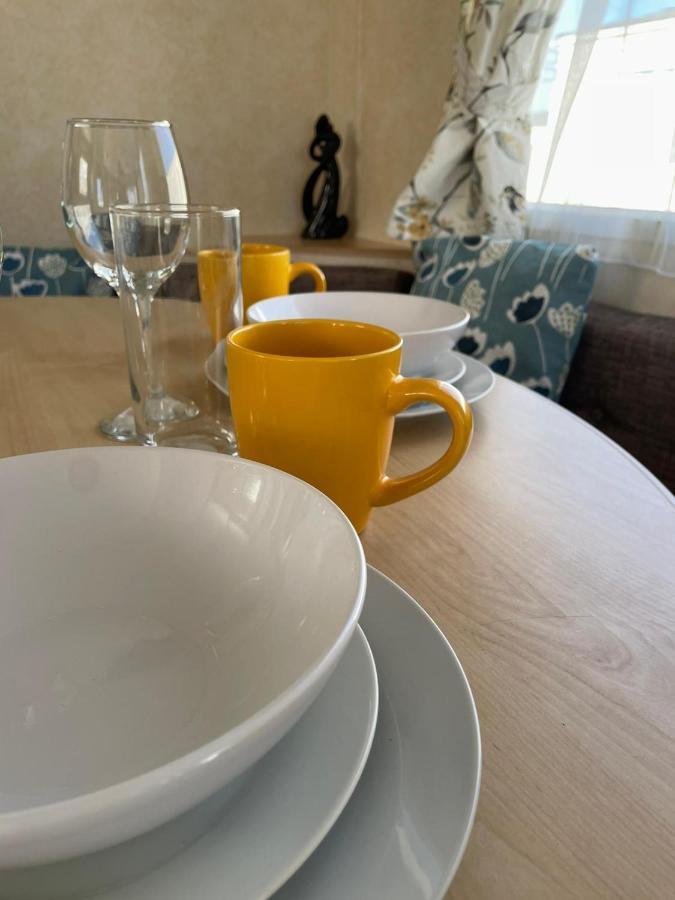 341 Family Caravan At Marine Holiday Park, Sleeps 6 Hotel Рил Екстериор снимка