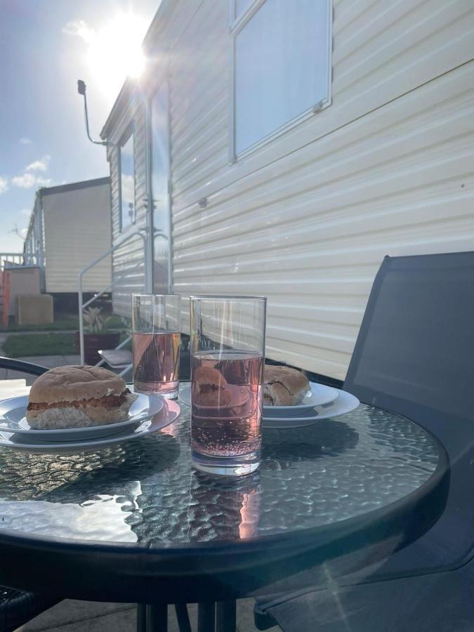341 Family Caravan At Marine Holiday Park, Sleeps 6 Hotel Рил Екстериор снимка