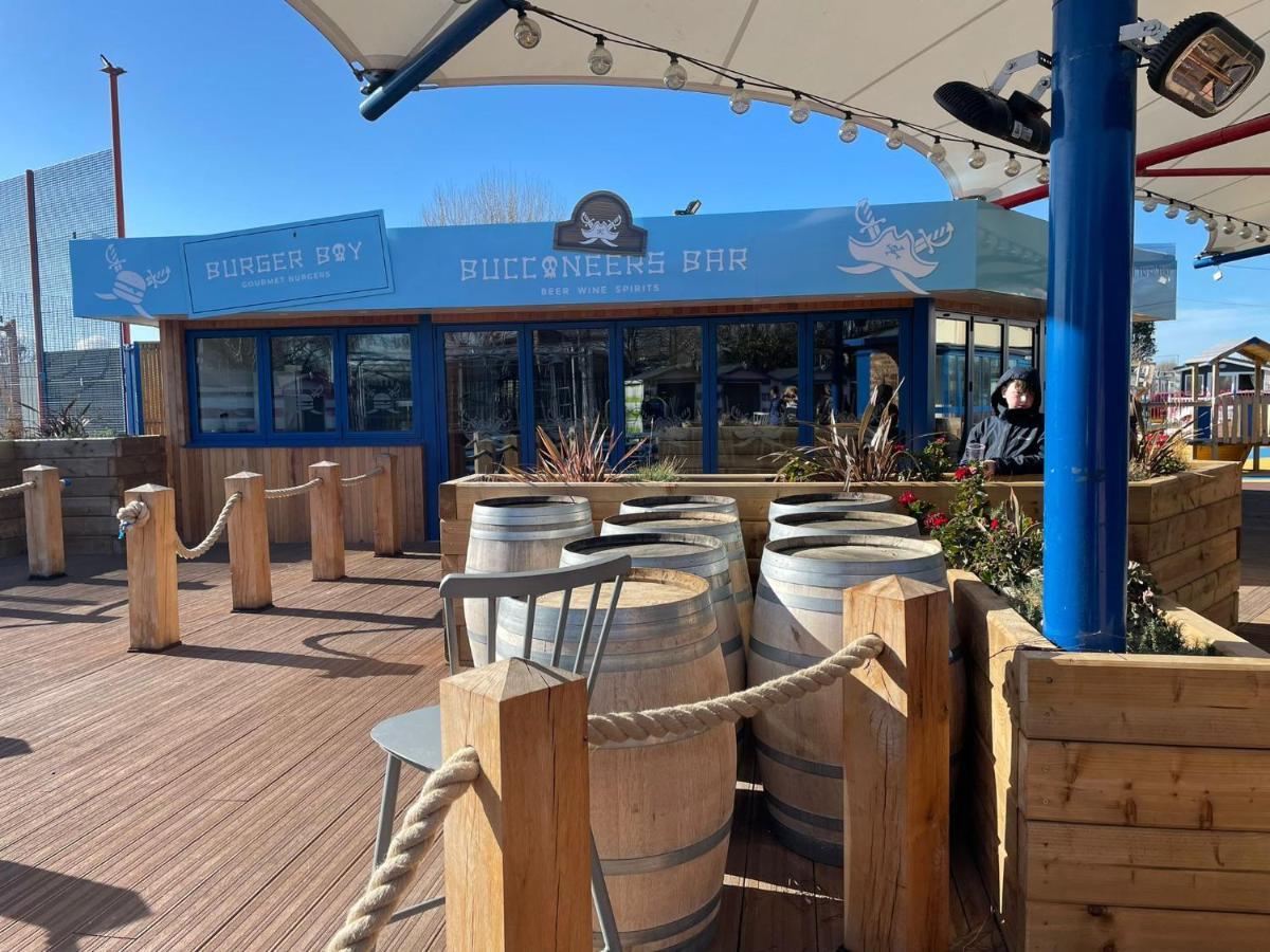 341 Family Caravan At Marine Holiday Park, Sleeps 6 Hotel Рил Екстериор снимка