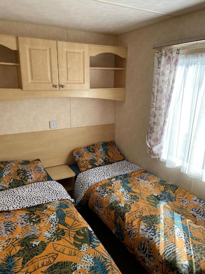 341 Family Caravan At Marine Holiday Park, Sleeps 6 Hotel Рил Екстериор снимка